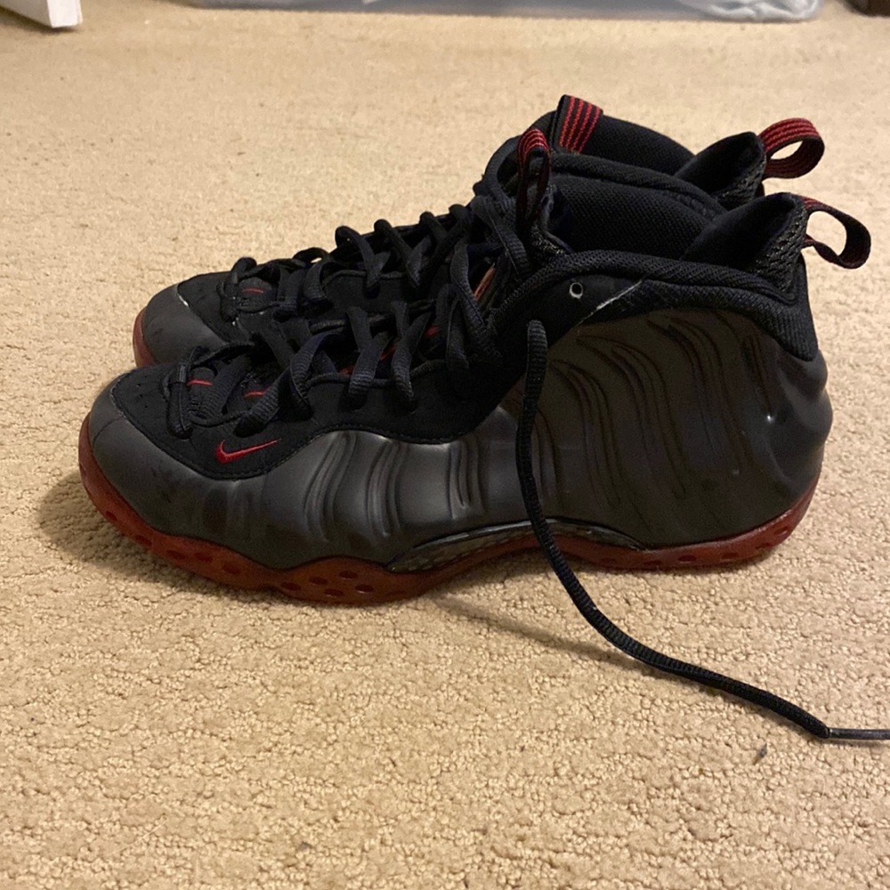 Mens “Cough Drop” Foamposite Sneaker Size 9 Condition: 6/10